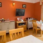 Cois Li Accommodation 4* 特拉利
