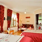 Cois Li Accommodation