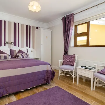 Cois Li Accommodation